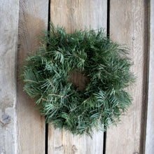 Load image into Gallery viewer, 14 Inch Concolor Fresh Christmas Wreath